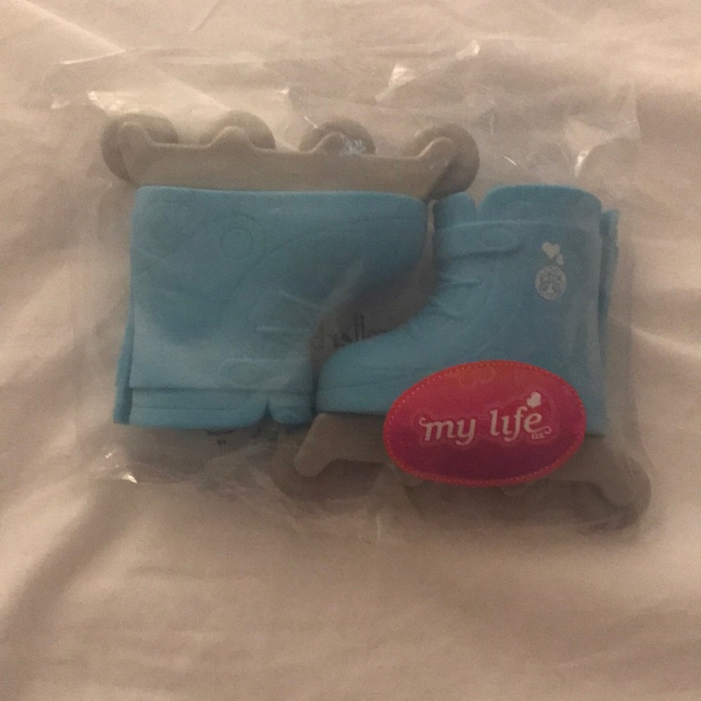 My life dolls roller blades